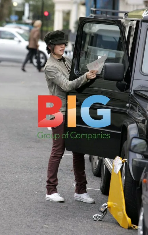 Texas Singer Sharleen Spiteri's Car Clamped