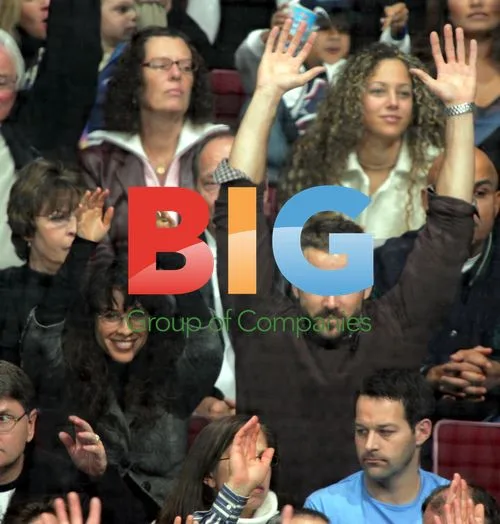 Alanis Morissette and Ryan Reynolds at Canucks game