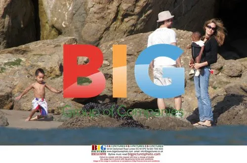 Pitt and Jolie Enjoy Family Beach Day