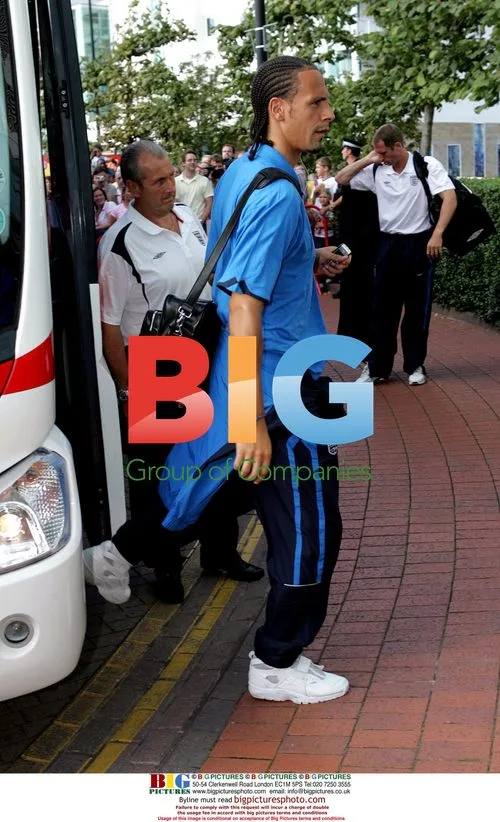 England Squad Arrives in Cardiff