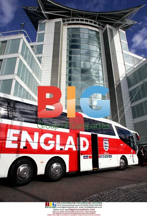 England Squad Arrives in Cardiff