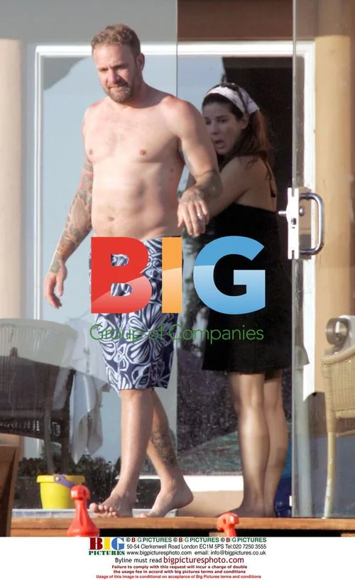 Sandra Bullock Spends Labor Day at Home