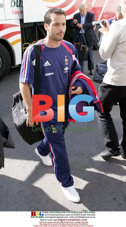 French Soccer Team Arrives in Dublin