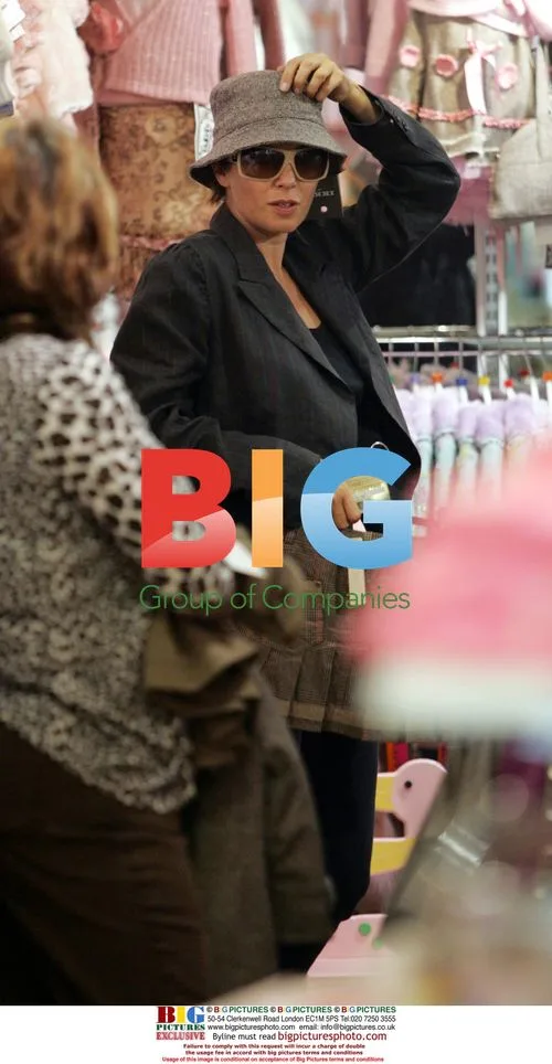 Sadie Frost Shopping with Daughter