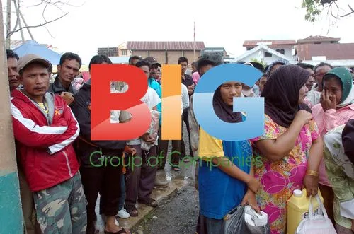 Tsunami Survivors Receive Aid in Indonesia