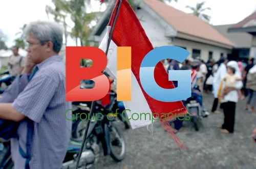 Tsunami Survivors Receive Food Aid