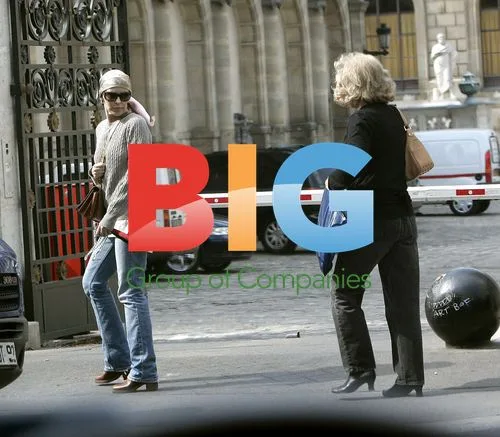 Kylie Minogue Out in Paris with Mum and Boyfriend