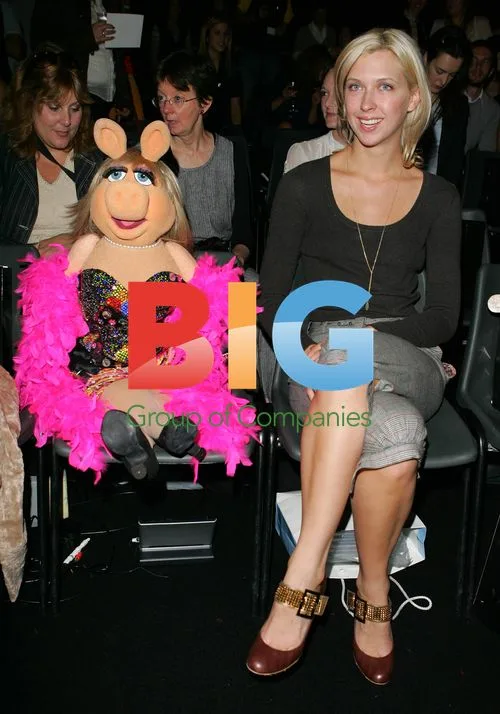 Miss Piggy and Margot Stilley at Julien McDonald Show
