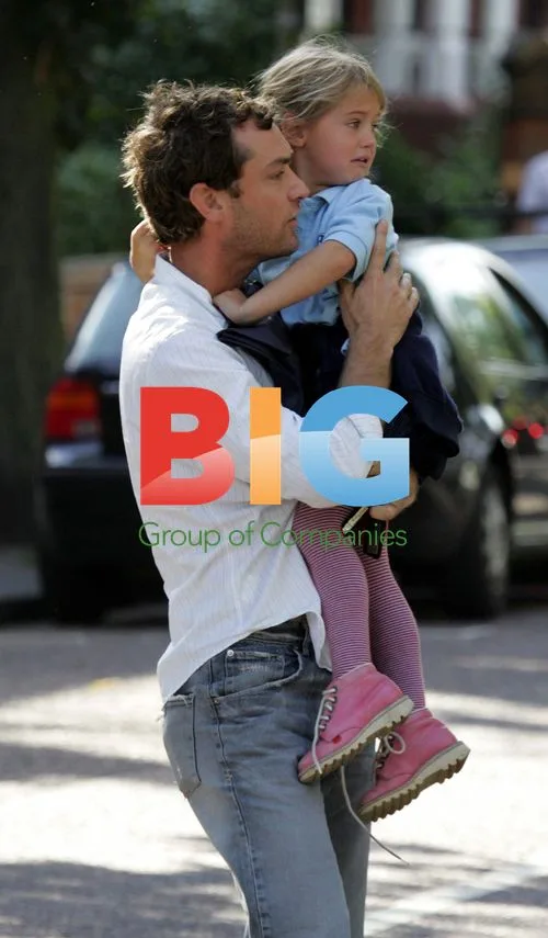 Jude Law picking up daughter Iris