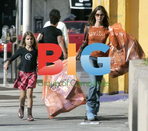 Teri Hatcher Shops for Halloween Costumes