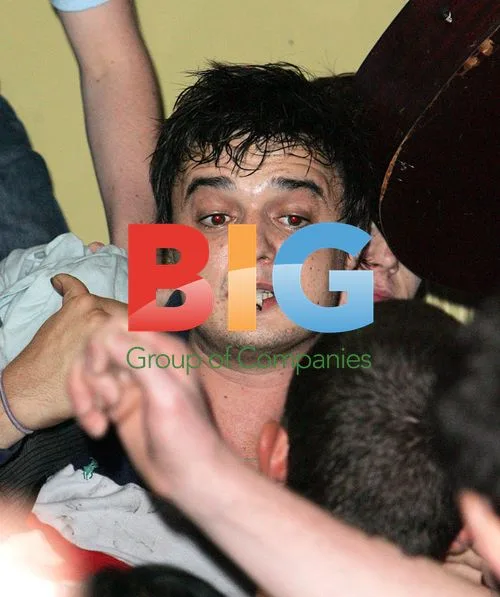 Rock'n' Roll star Pete Doherty leaves gig