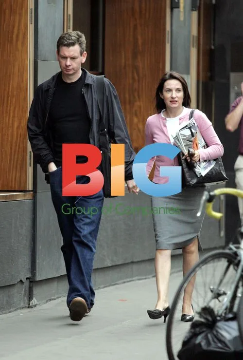 John Gordon Sinclair Walks in London