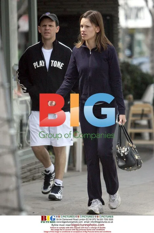Hilary Swank meets mystery guy in Pacific Palisades
