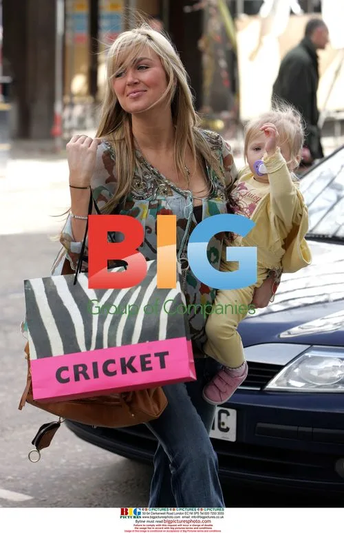 Alex Curran shopping with daughter Lilly-Ella