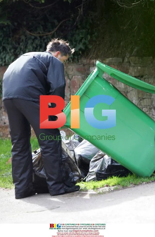 Charlotte Church and Gavin Henson Grocery Shopping