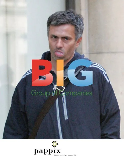 Jose Mourinho Shopping in Chelsea