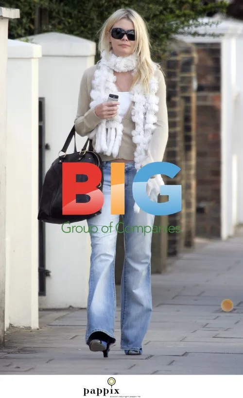 Jemma Kidd Carries YSL Muse Bag in London