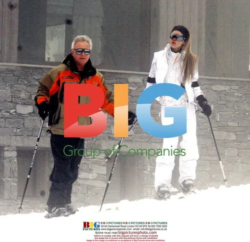Victoria Beckham Skiing with Dad in French Alps