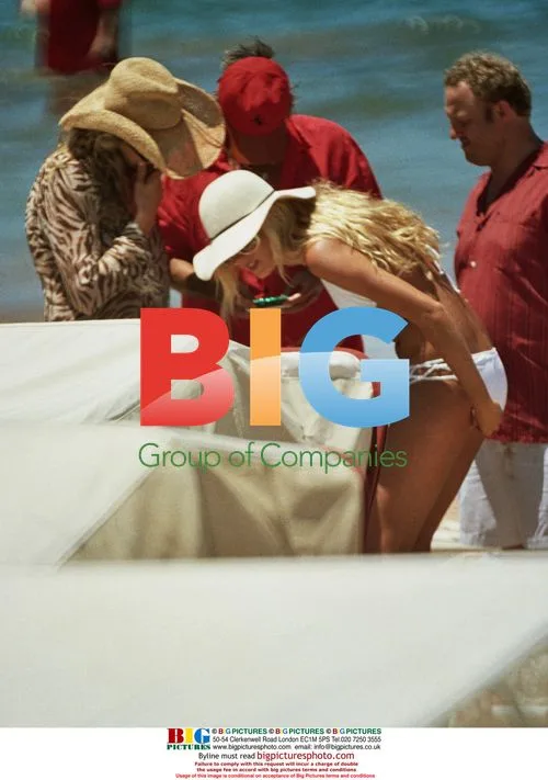 Rod Stewart and Family on Hawaiian Vacation