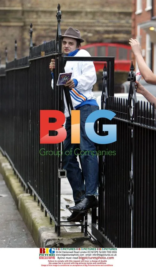 Pete Doherty stops for prescription and lipstick