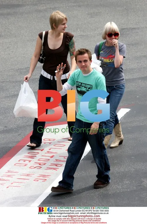 Frankie Muniz in Tiff with Fiance