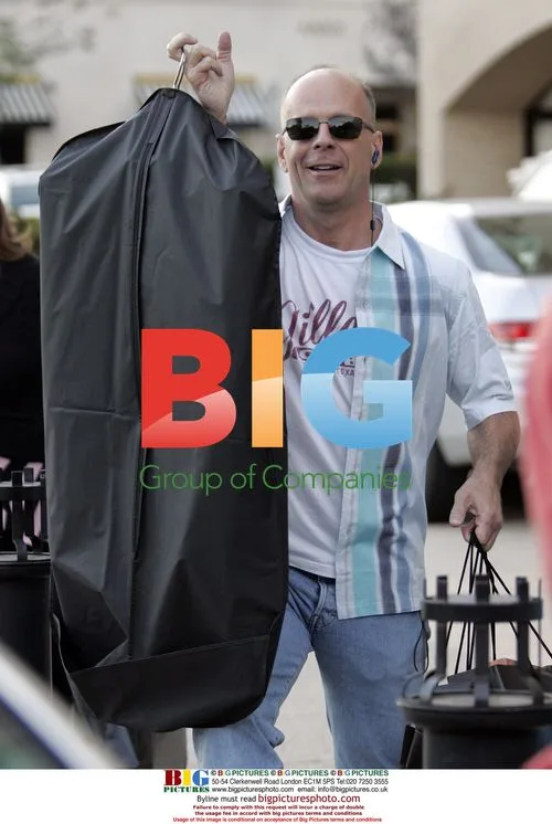 Bruce Willis leaves Barneys in Beverly Hills