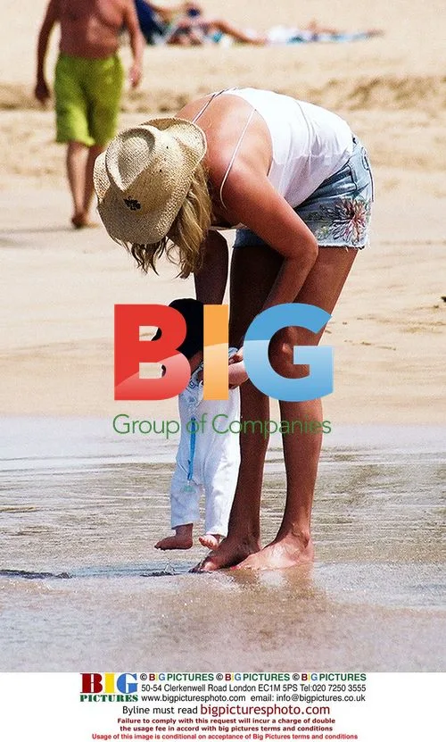 Rod Stewart and Penny Lancaster on Hawaii Holiday