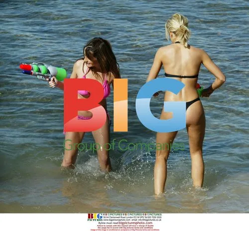 Models Kayleigh and Natasha Play in the Sun