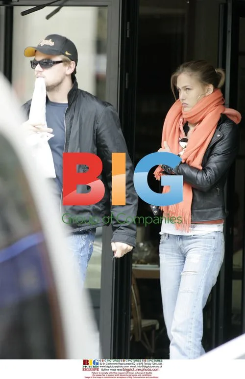 Di Caprio and Rafaeli stroll in Paris