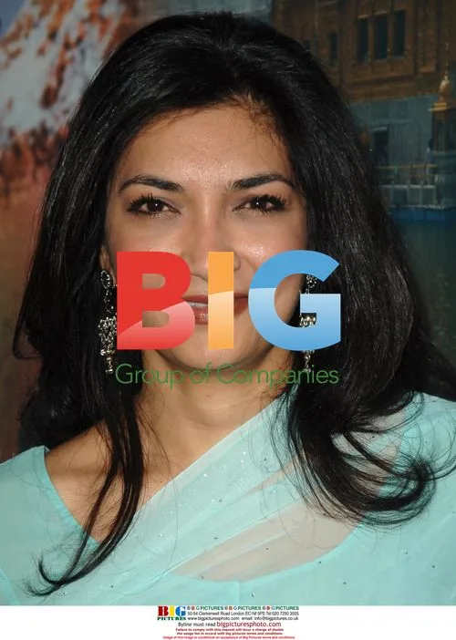 Fariah Alam arrives at Asian Business Awards 2006