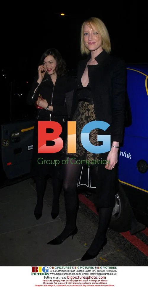 Models Jade Parfit and Jasmine Guinness depart fashion event