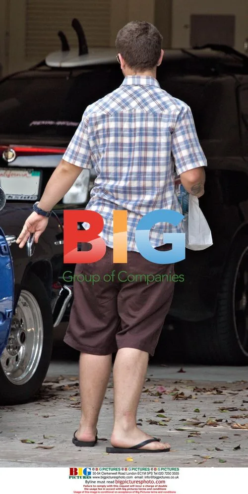 Jack Osbourne Leaving the Store