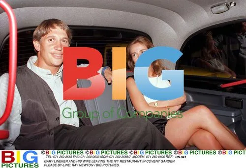 Gary Lineker and Wife Leaving Ivy Restaurant