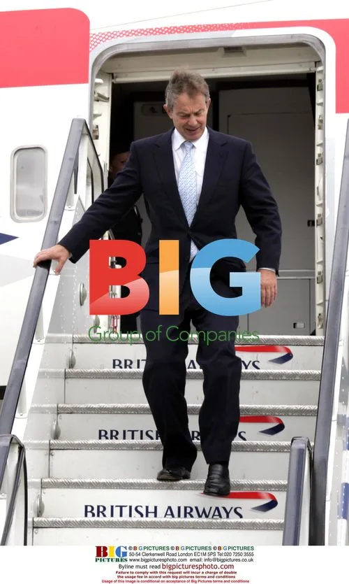 Tony Blair Returning From LA