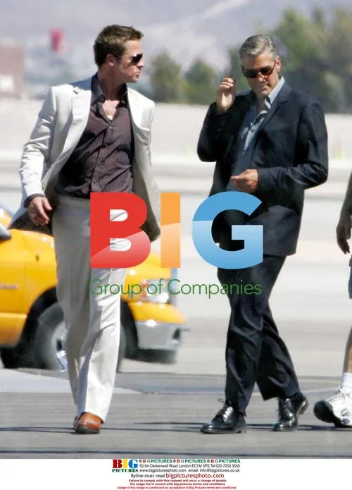 Pitt, Clooney and Damon film Oceans 13 at LV airport