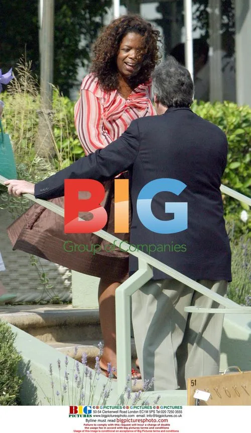 Oprah Winfrey Out for Lunch with Friends