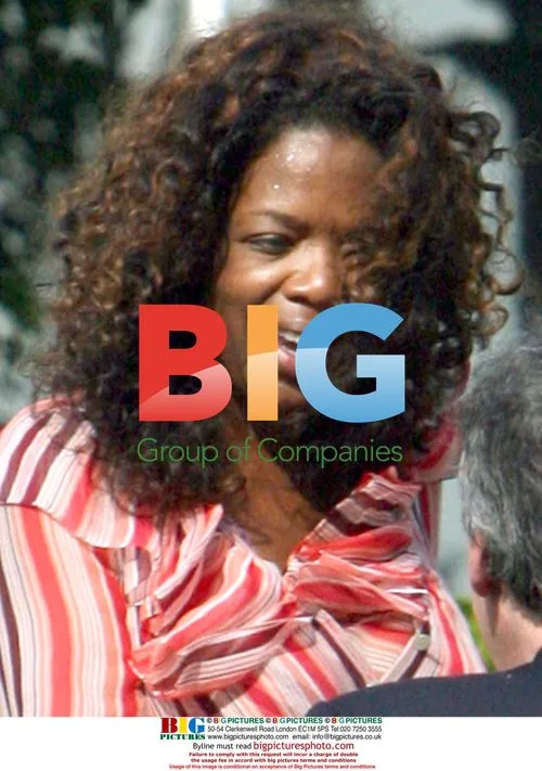 Oprah Winfrey Enjoys Champagne Lunch with Friends