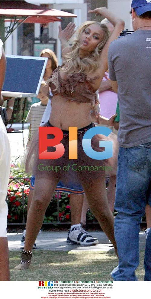 Tyra Banks' Impromptu Dance Show at The Grove