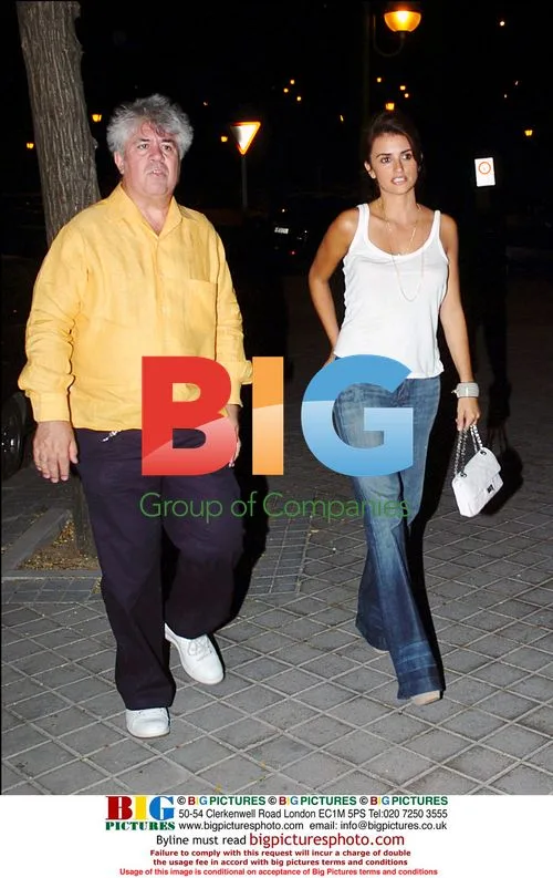 Penelope Cruz Dining with Sister & Director