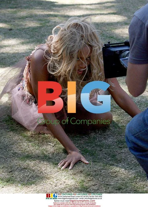 Tyra Banks' Impromptu Dance Performance at The Grove