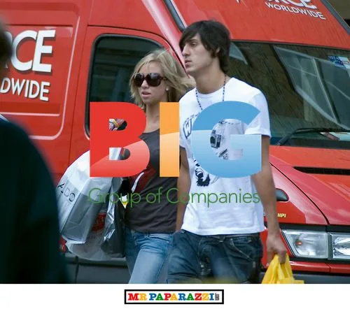 Big Brother 7 Couple Grace and Mikey Shopping