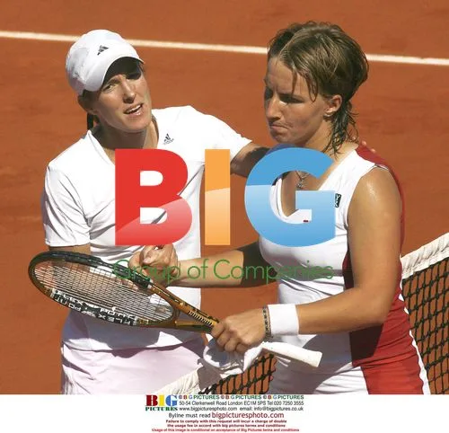 Justine Henin-Hardenne wins 2006 French Open