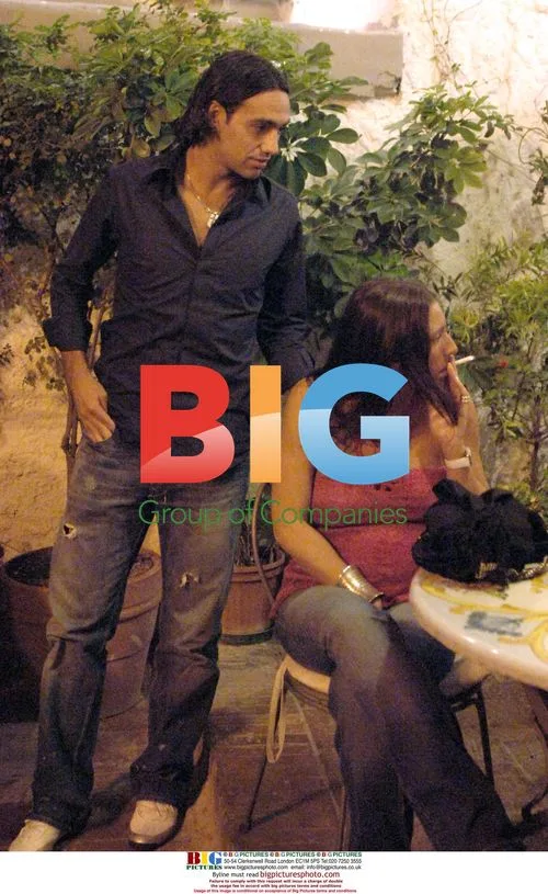 Nesta Dines with Pregnant Wife in Minori