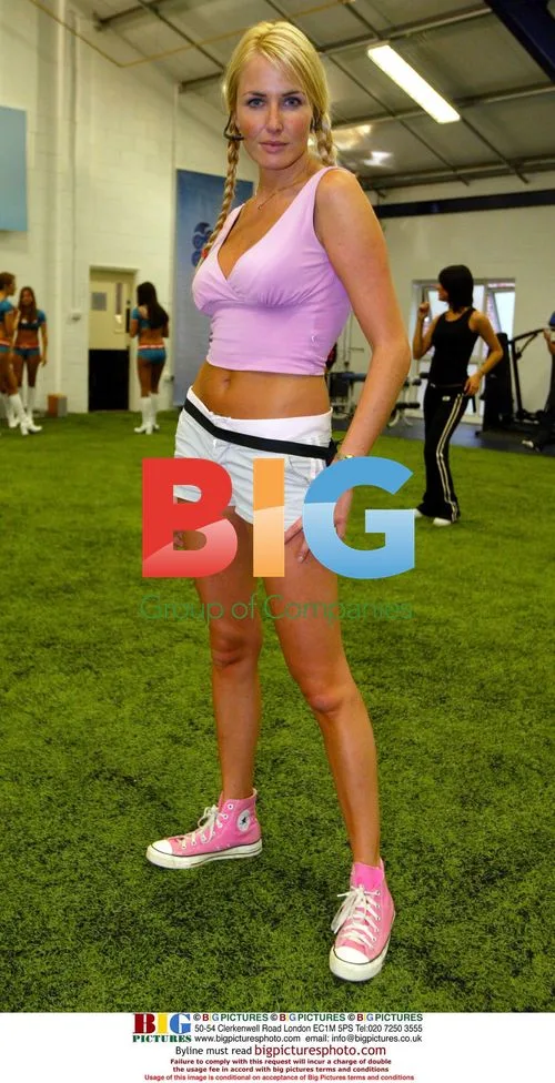 Cheerleaders Teach Page 3 Stunners