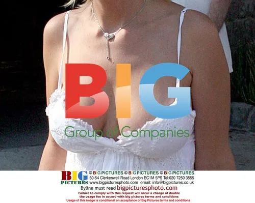 Tara Reid Shopping in West Hollywood