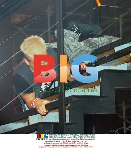 Pete Bennett wins Big Brother 7