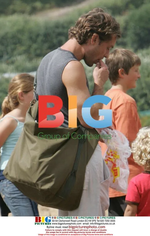 Jude Law on Holiday with Son and Gary Kemp
