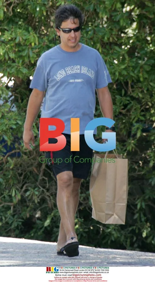 Ray Romano takes a walk in LA