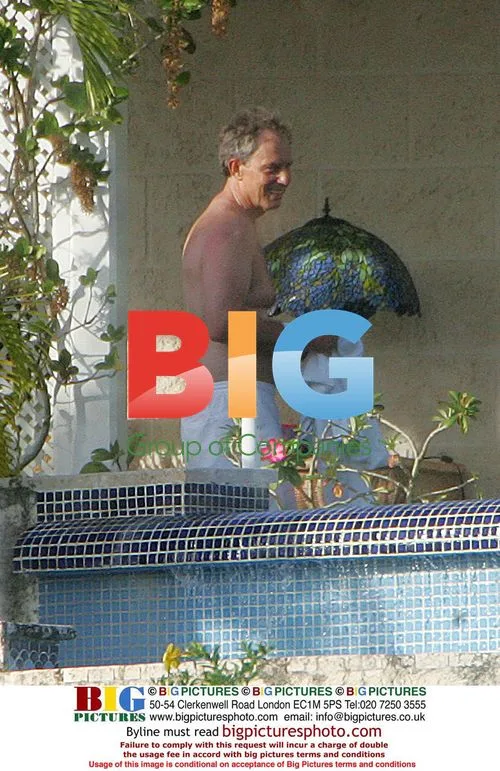 Tony Blair relaxing on Caribbean holiday
