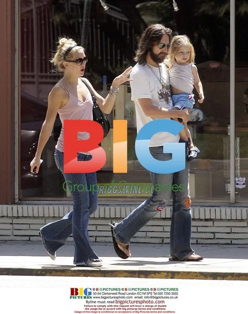 Chris Roberson and Kate Hudson with son Rider